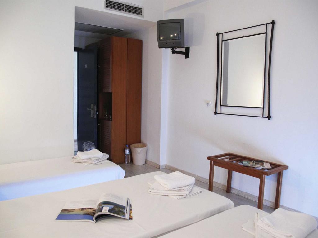Hotel Azur Kriopigi Bilik gambar