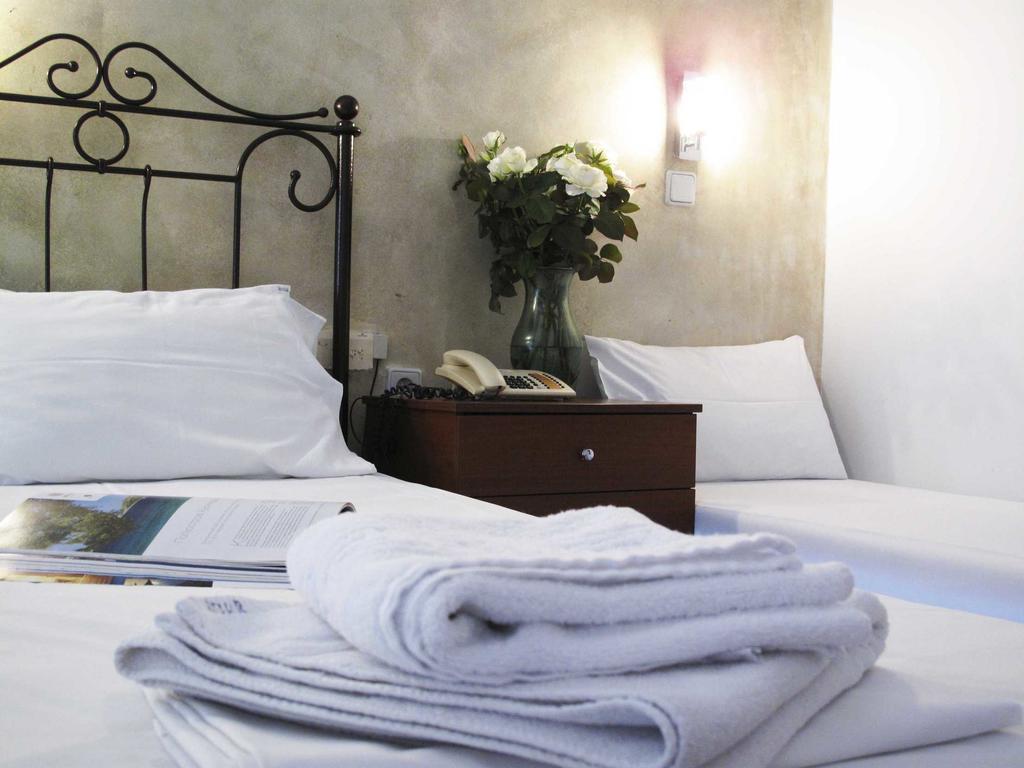 Hotel Azur Kriopigi Bilik gambar